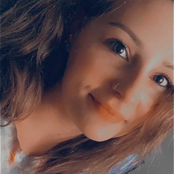 Meet your Posher, Lizzie - Picture 6 of 9